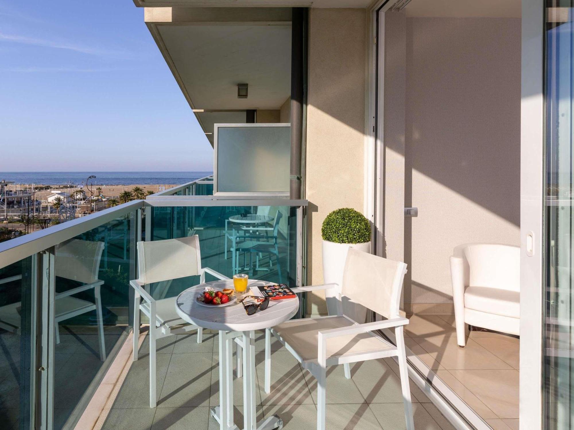 Mercure Hotel Rimini Artis Exterior photo