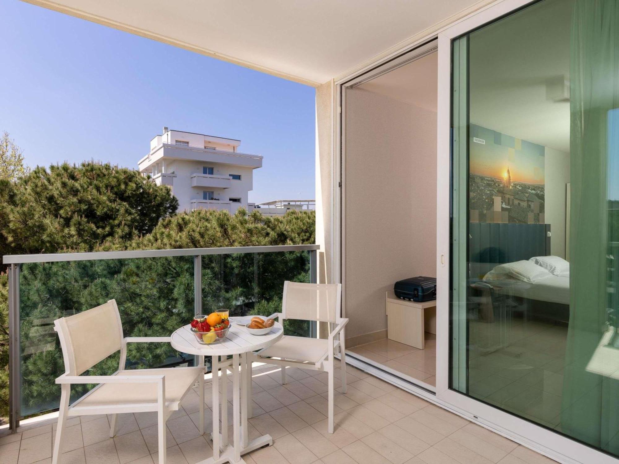 Mercure Hotel Rimini Artis Exterior photo