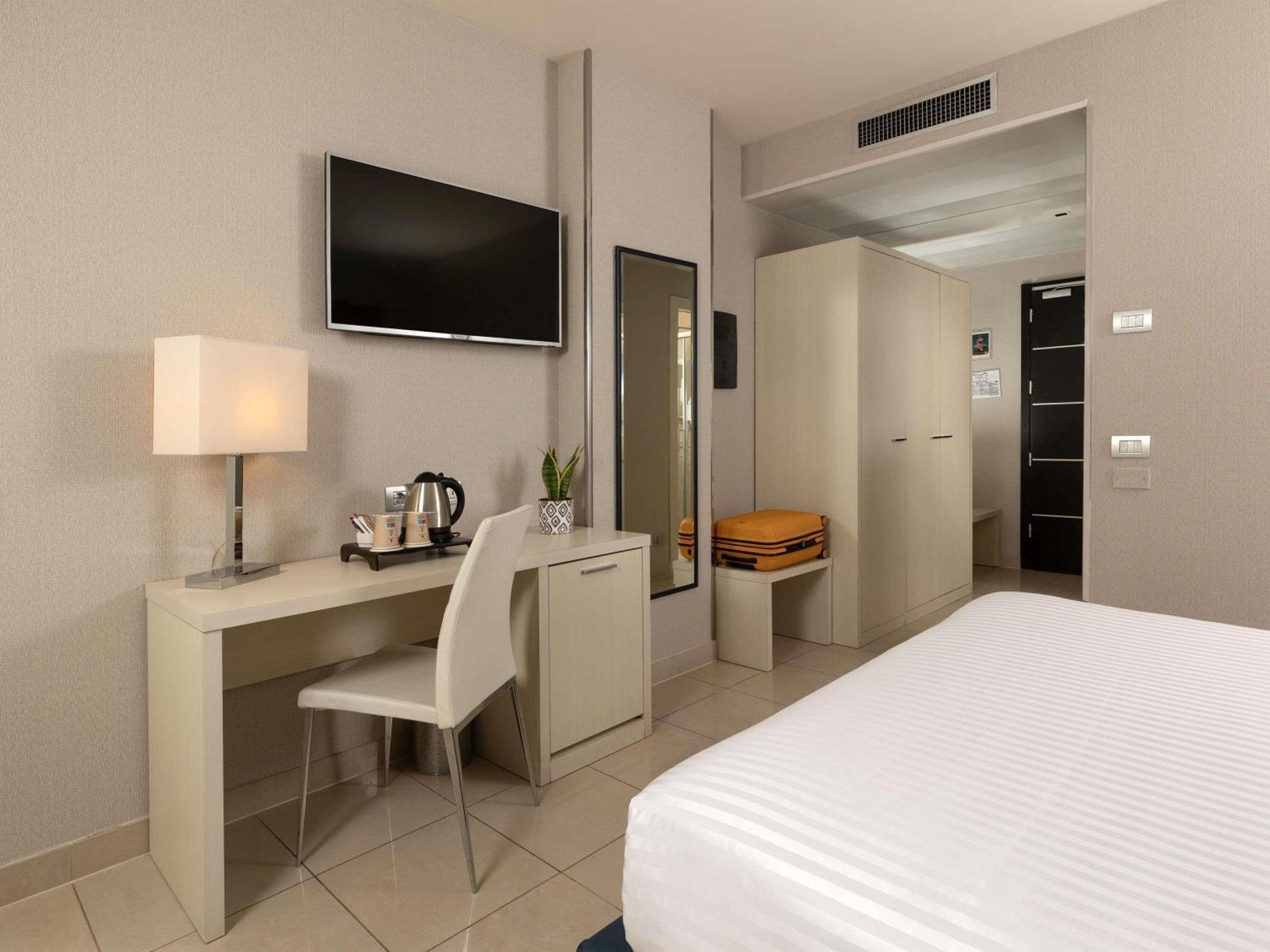 Mercure Hotel Rimini Artis Exterior photo